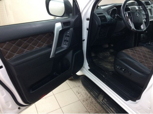 Перетяжка дверных карт